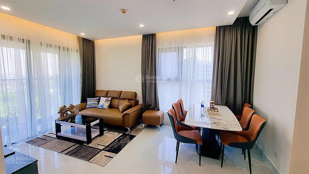 Cho thuê căn hộ diamond alnata plus nhà đẹp có chỗ đậu ô tô riêng