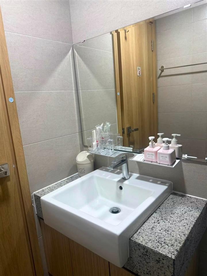 Cần bán căn hộ emerald celadon city 63m 2 phòng ngủ nhà siêu đẹp