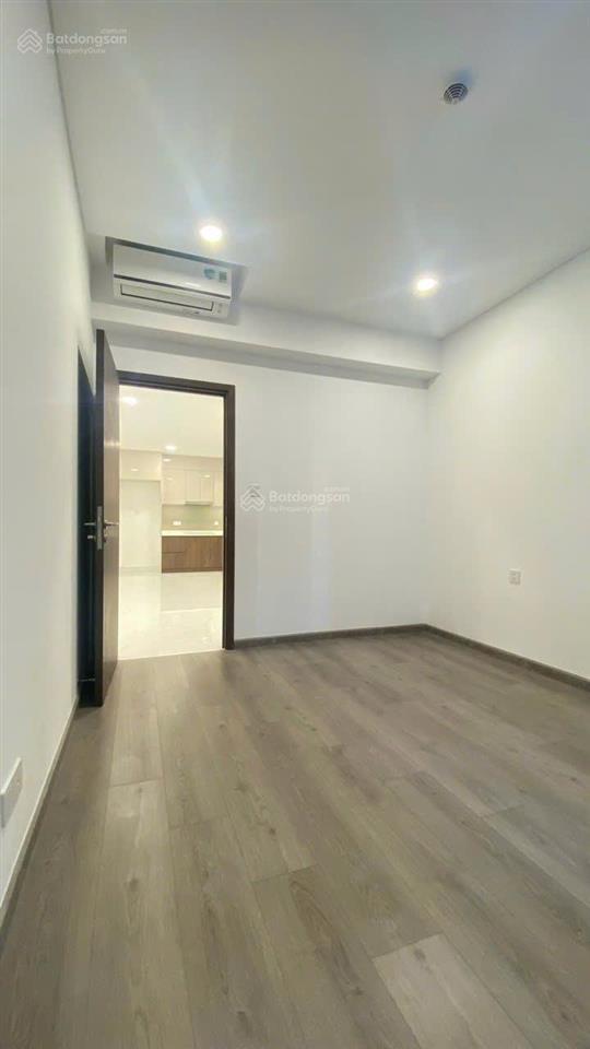 Cho thuê căn hộ diamond brilliant celadon city, 2 phòng ngủ nhà đẹp