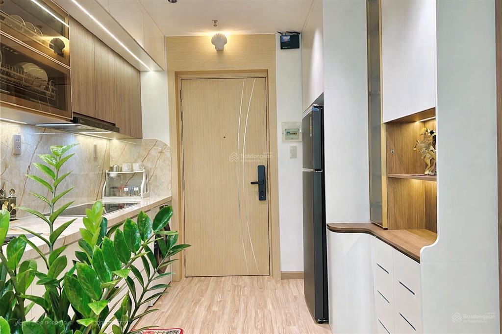 Chính chủ bán nhanh căn hộ 2pn view trực diện biển, nhà đẹp, nội thất mới đầy đủ