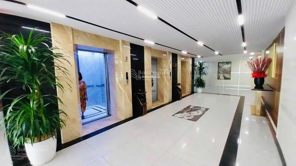 Chính chủ bán nhanh căn hộ 2pn view trực diện biển, nhà đẹp, nội thất mới đầy đủ
