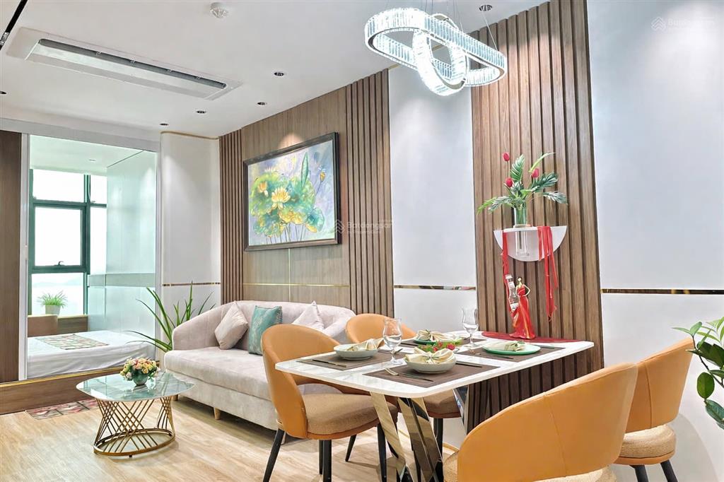 Chính chủ bán nhanh căn hộ 2pn view trực diện biển, nhà đẹp, nội thất mới đầy đủ