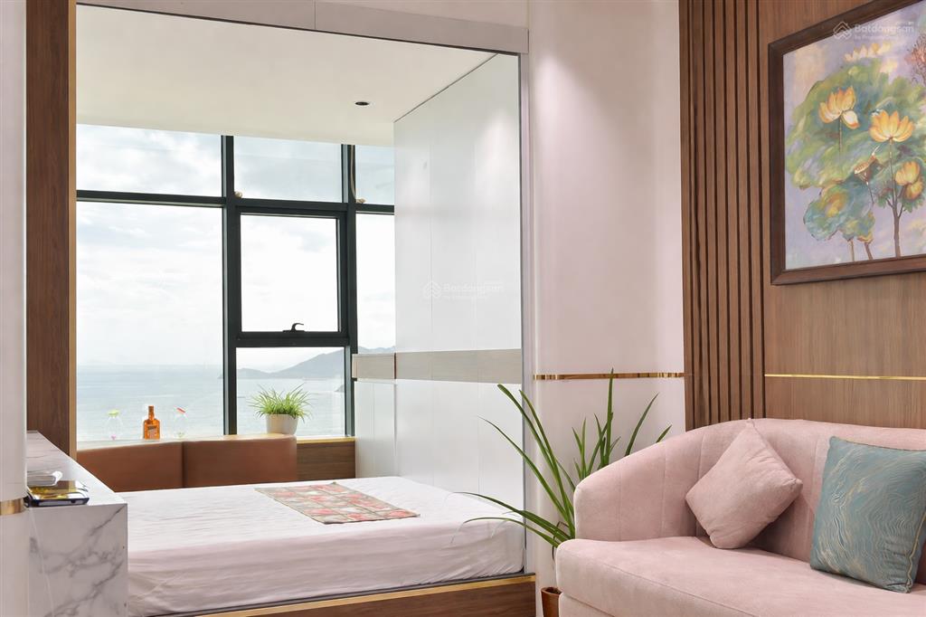 Chính chủ bán nhanh căn hộ 2pn view trực diện biển, nhà đẹp, nội thất mới đầy đủ