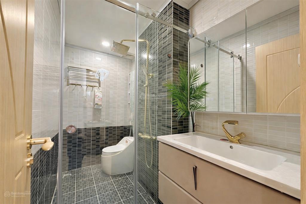 Chính chủ bán nhanh căn hộ 2pn view trực diện biển, nhà đẹp, nội thất mới đầy đủ