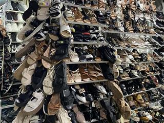 Sang nhượng lô kinh doanh giày dép 2 mặt tiền trong chợ bắc mỹ an  đà nẵng