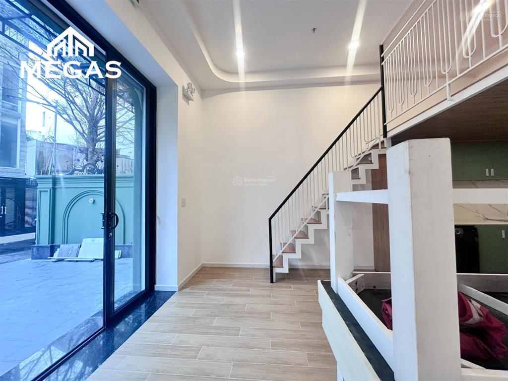 Siêu căn hộ duplex  gác cao 2m  full nội thất  ban công  mới 100% ngay công viên làng hoa