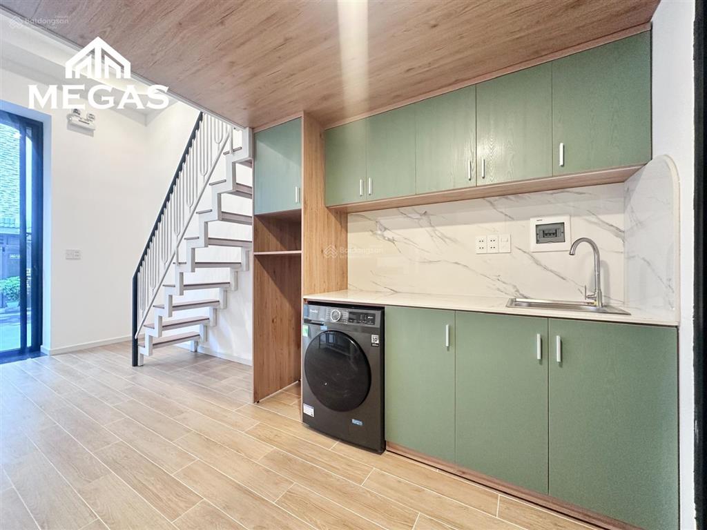 Siêu căn hộ duplex  gác cao 2m  full nội thất  ban công  mới 100% ngay công viên làng hoa