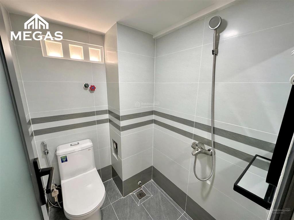 Phòng mới xây  gác cao 2 mét  ban công  full nội thất  gần cvpm quang trung tô ký cđ fpt