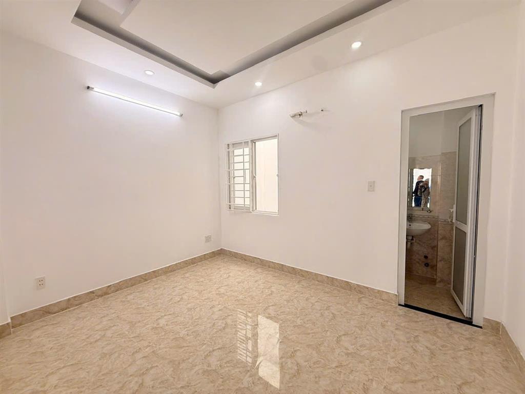 Bán nhà khu nhà ở Vạn Xuân, Thạnh Xuân 24, Quận 12, 4pn, hẻm xe hơi, nhỉnh 5 tỷ