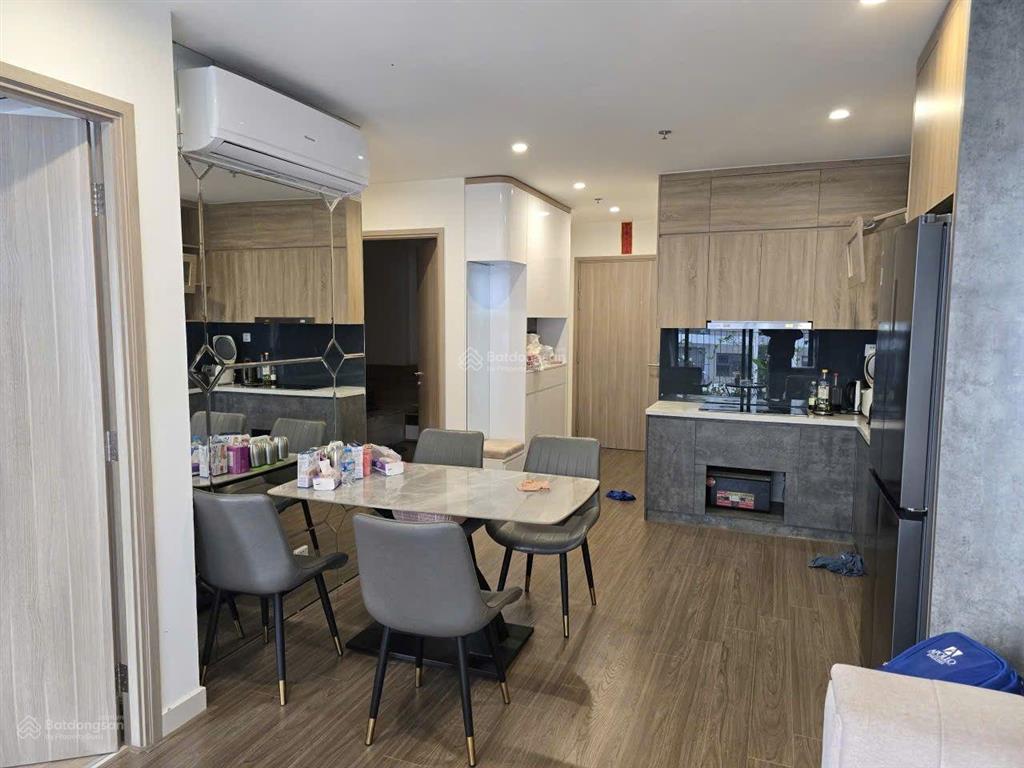 Cần bán căn 17.15, tòa s1.10, vinhomes ocean park 1 gia lâm, 2pn 2wc, 63m2. full nội thất