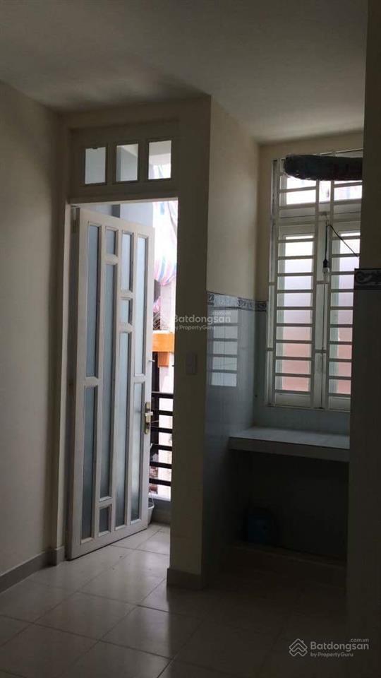 Chủ nhà cho thuê phòng có ban công, wifi miễn phí và chỗ đậu xe.