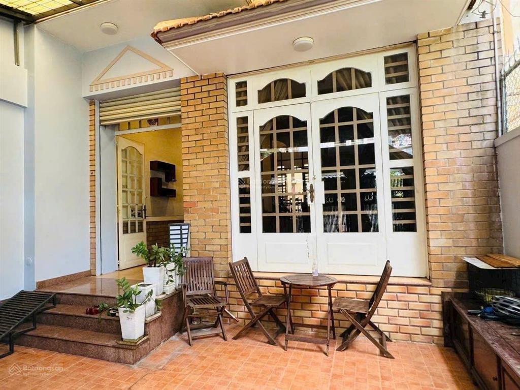 Cho thuê 462/10 điện biên phủ, quận 10  6x21m  2 tầng sân xe  sân thượng