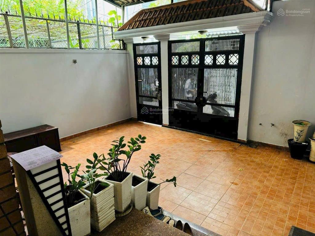 Cho thuê 462/10 điện biên phủ, quận 10  6x21m  2 tầng sân xe  sân thượng