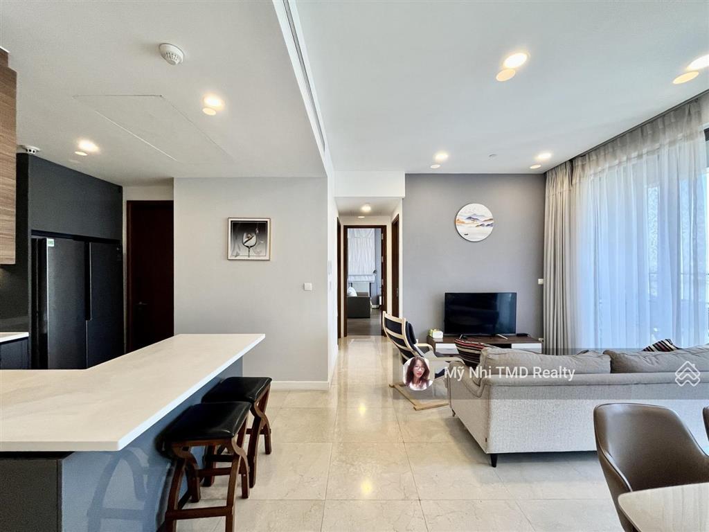 Bán nassim 2pn tầng cao 2x, view sông đẹp + 01 slot ô tô, giá tốt nhất thị trường