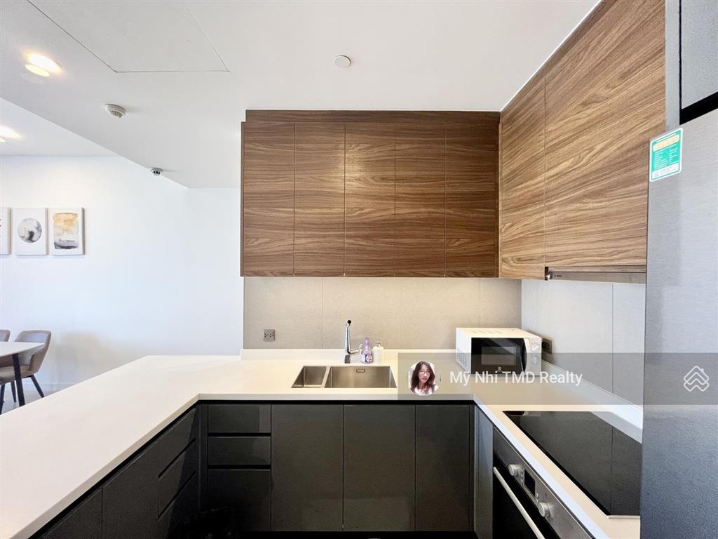 Bán nassim 2pn tầng cao 2x, view sông đẹp + 01 slot ô tô, giá tốt nhất thị trường