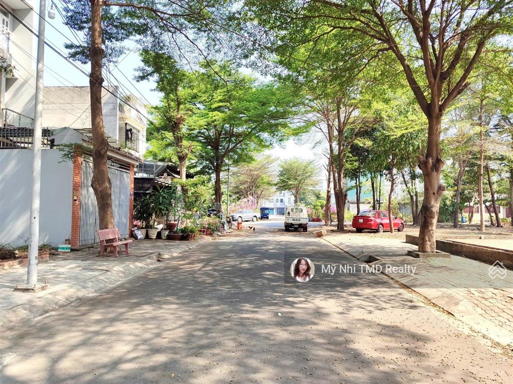 Bán nhà phố mặt tiền kdc hoàng anh minh tuấn, đối diện the global city