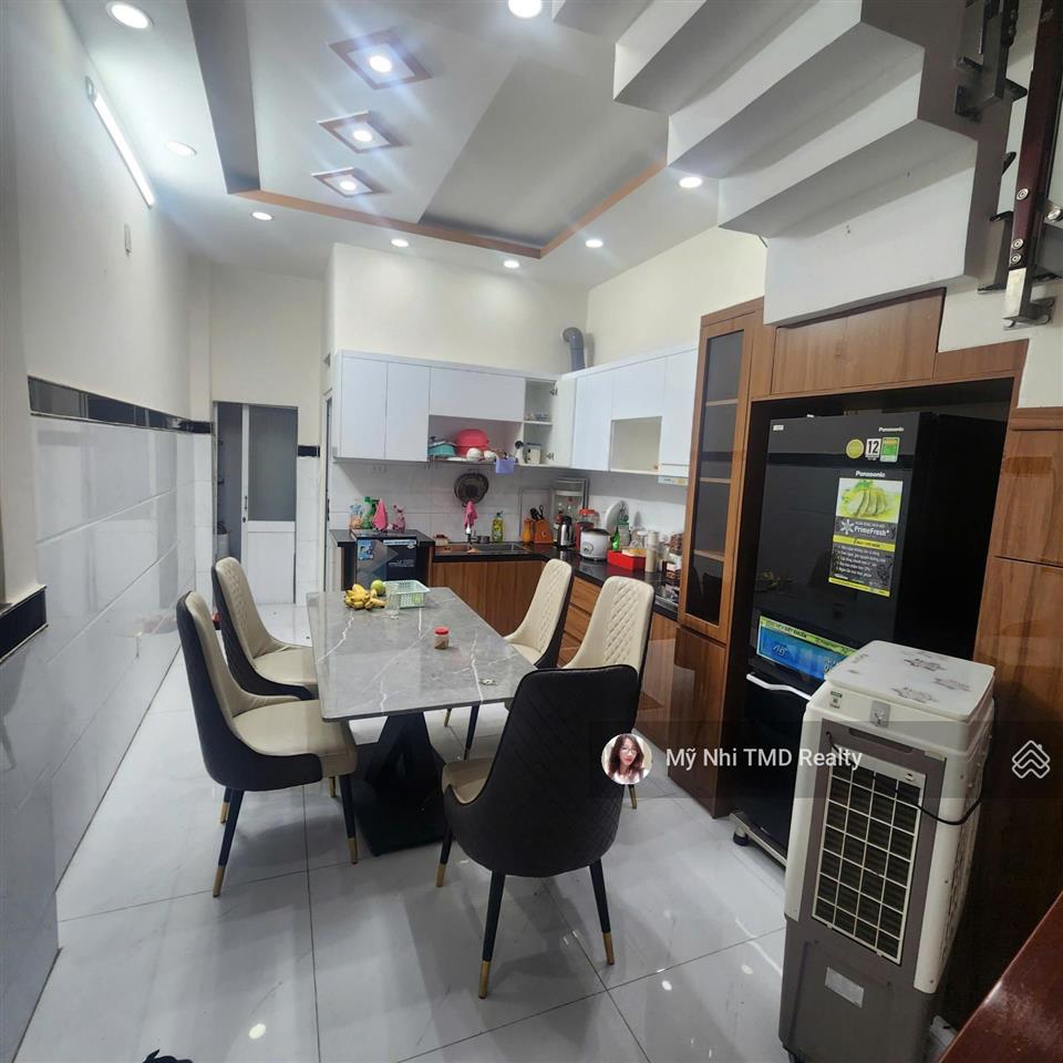 Bán nhà đẹp 4 tầng  hẻm 380 phạm văn chiêu, 6 phòng ngủ hẻm xe hơi  chỉ hơn 6 tỷ có thương lượng