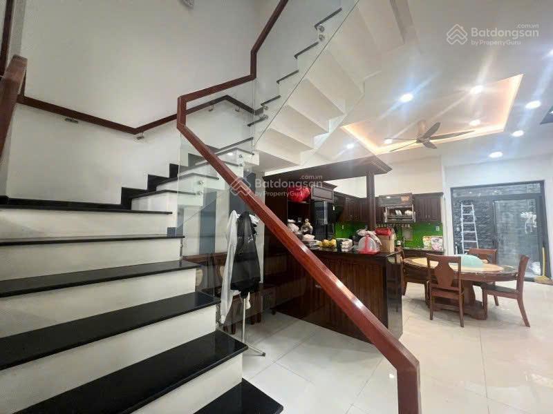 Giảm sốc bán gấp trong 10 ngày  còn 7,96 tỷ tặng hết nội thất