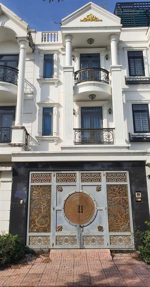 Giảm sốc bán gấp trong 10 ngày  còn 7,96 tỷ tặng hết nội thất