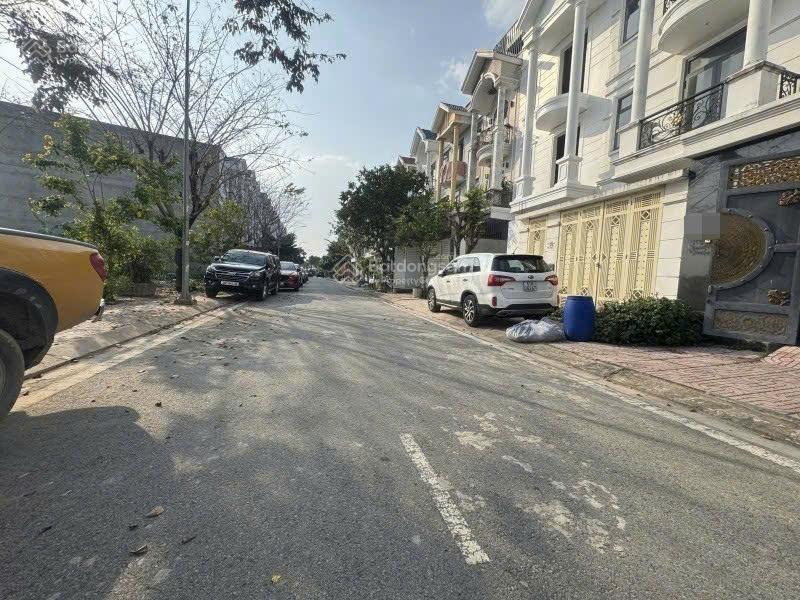 Giảm sốc bán gấp trong 10 ngày  còn 7,96 tỷ tặng hết nội thất
