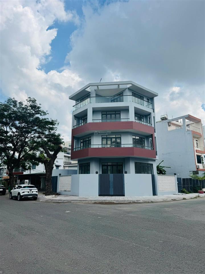 Cho thuê văn phòng lô góc đông thủ thiêm 154m2 x 4 tầng