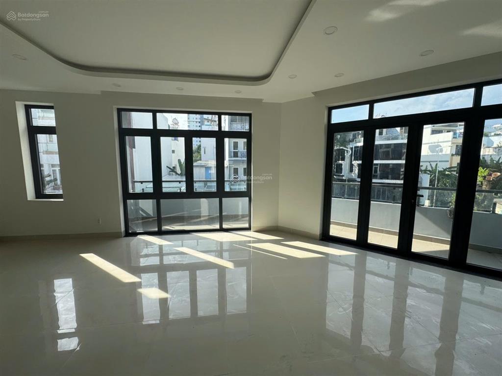 Cho thuê văn phòng lô góc đông thủ thiêm 154m2 x 4 tầng