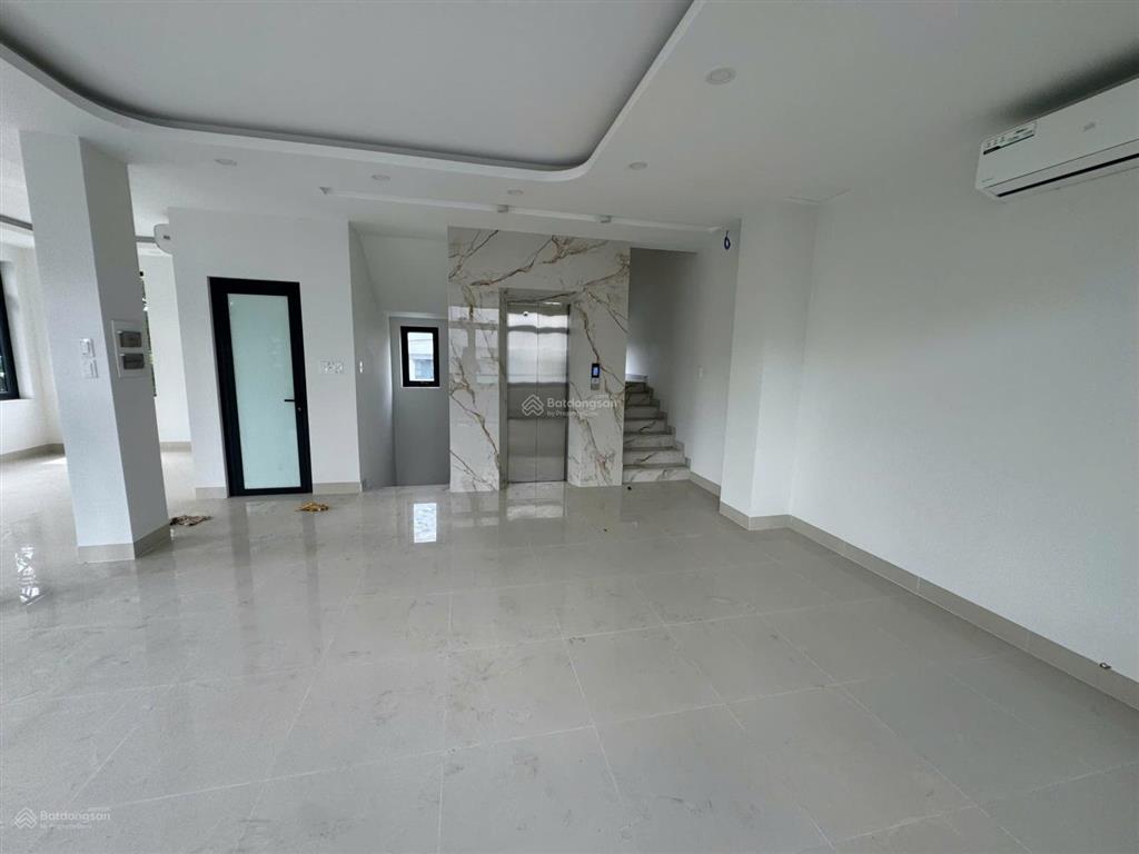 Cho thuê văn phòng lô góc đông thủ thiêm 154m2 x 4 tầng