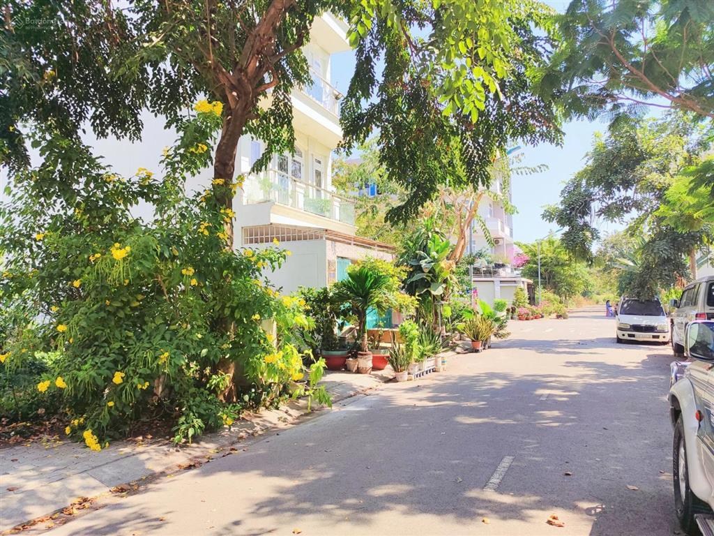Nắm chủ hàng vip đầu tư nam rạch chiếc, lô l51 đường b7, giá 10,5 tỷ cực tốt