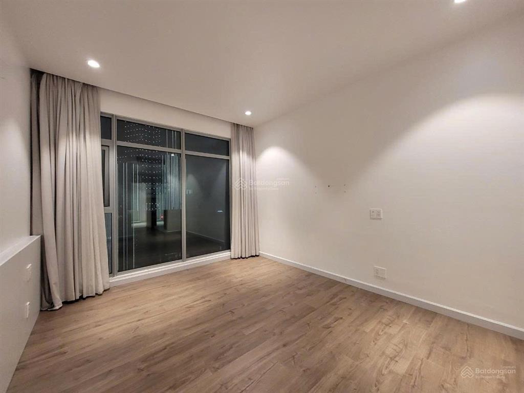 Cho thuê penthouse  tòa park  ntcb  4pn 4wc  giá 119 triệu/th bao thuế