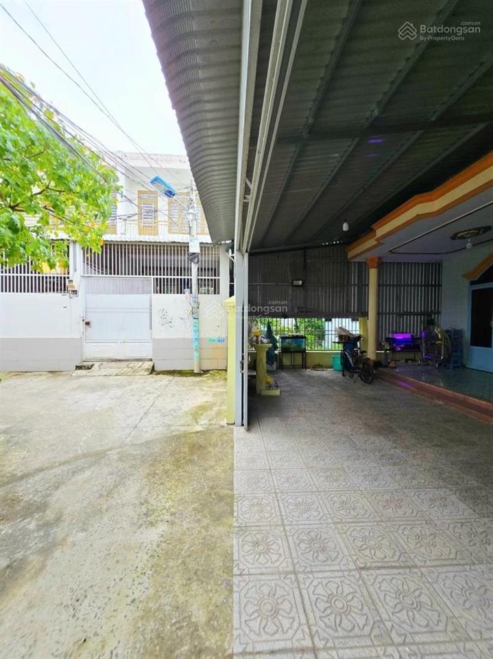 Bán gấp nhà phố 200m2 võ văn hát gần đh tài chính marketing, 10,2m x 19,7m, giá chỉ 42tr/m2