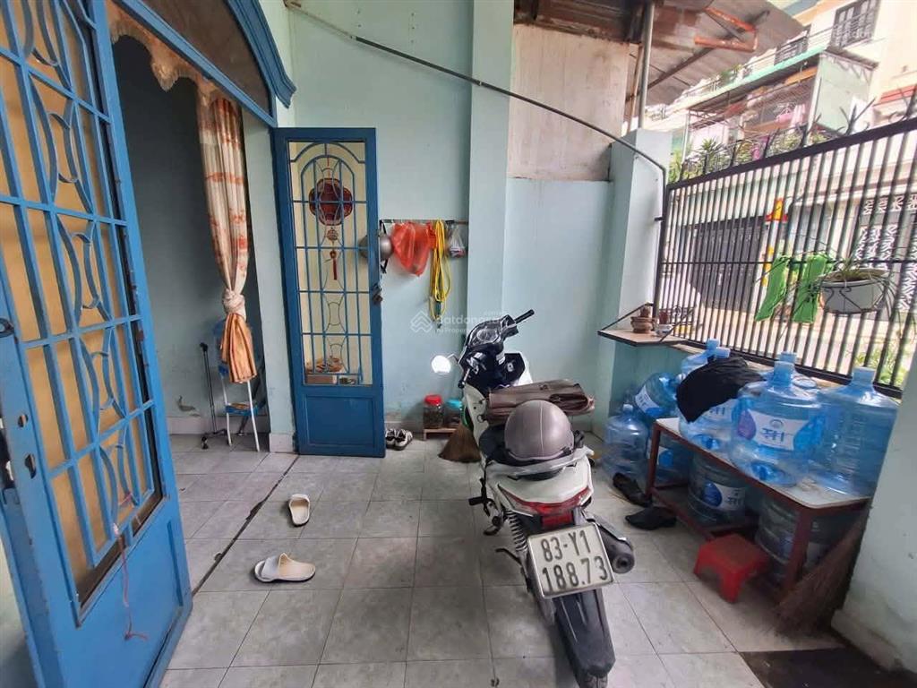Bán gấp nhà c4  mặt tiền kinh doanh đường 138, 60m2, giảm còn 4,28 tỷ