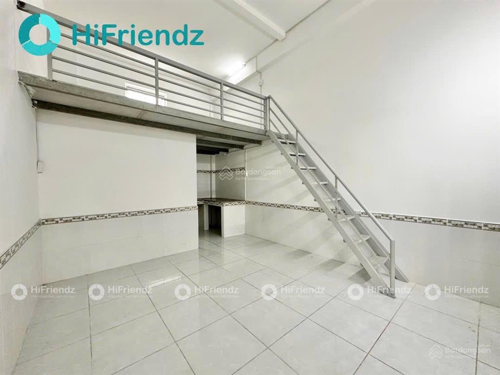 Phòng trọ sinh viên rộng 35m2  gác cao sát lê văn việt  tiện qua ngã 4 thủ đức