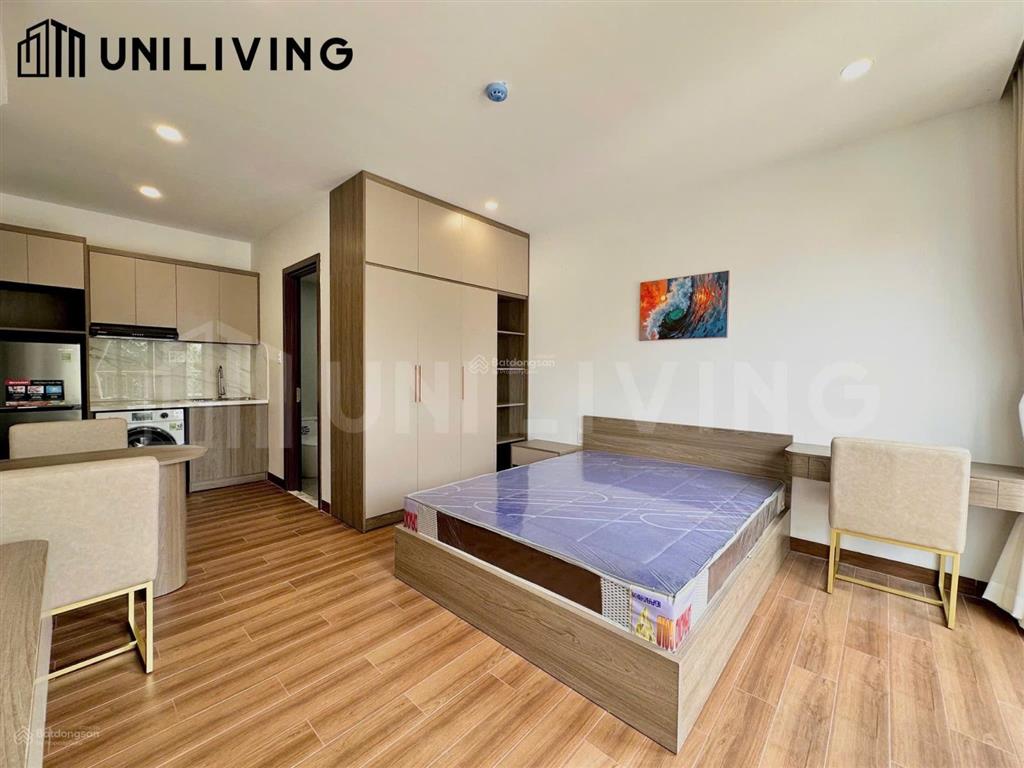Căn hộ full nội thất  ban công riêng sát global city  lake view