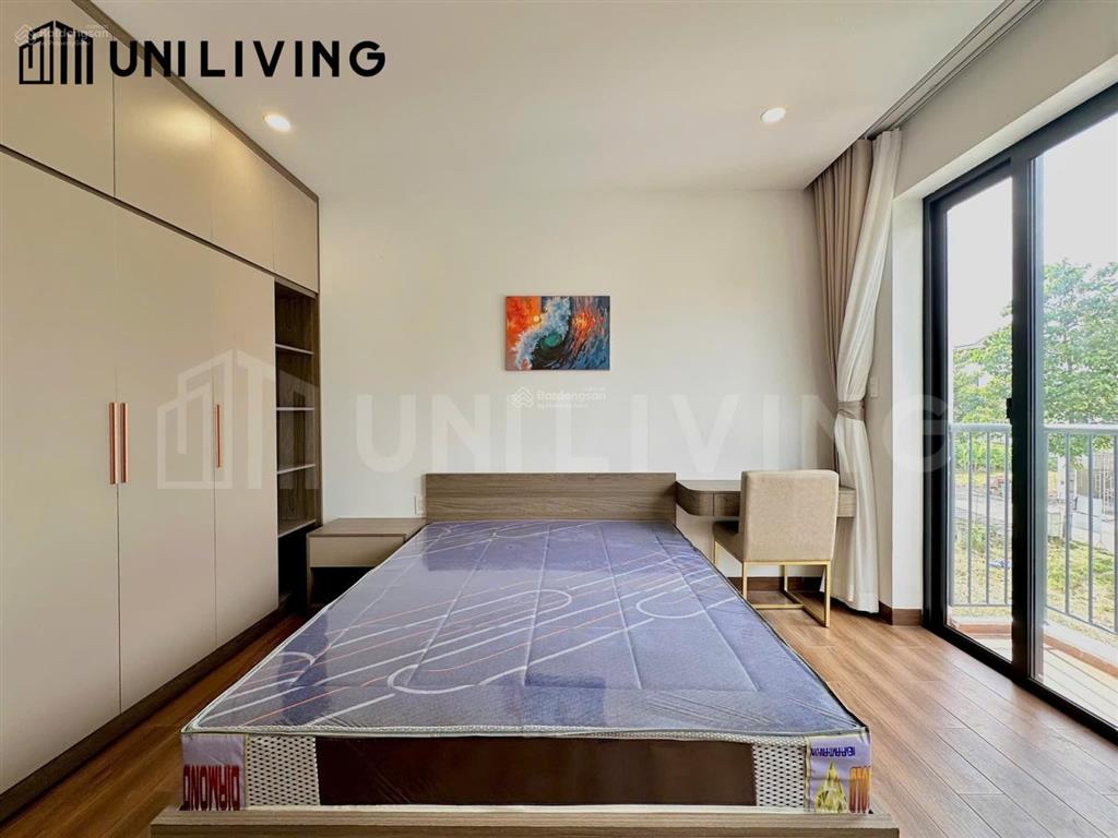 Căn hộ full nội thất  ban công riêng sát global city  lake view