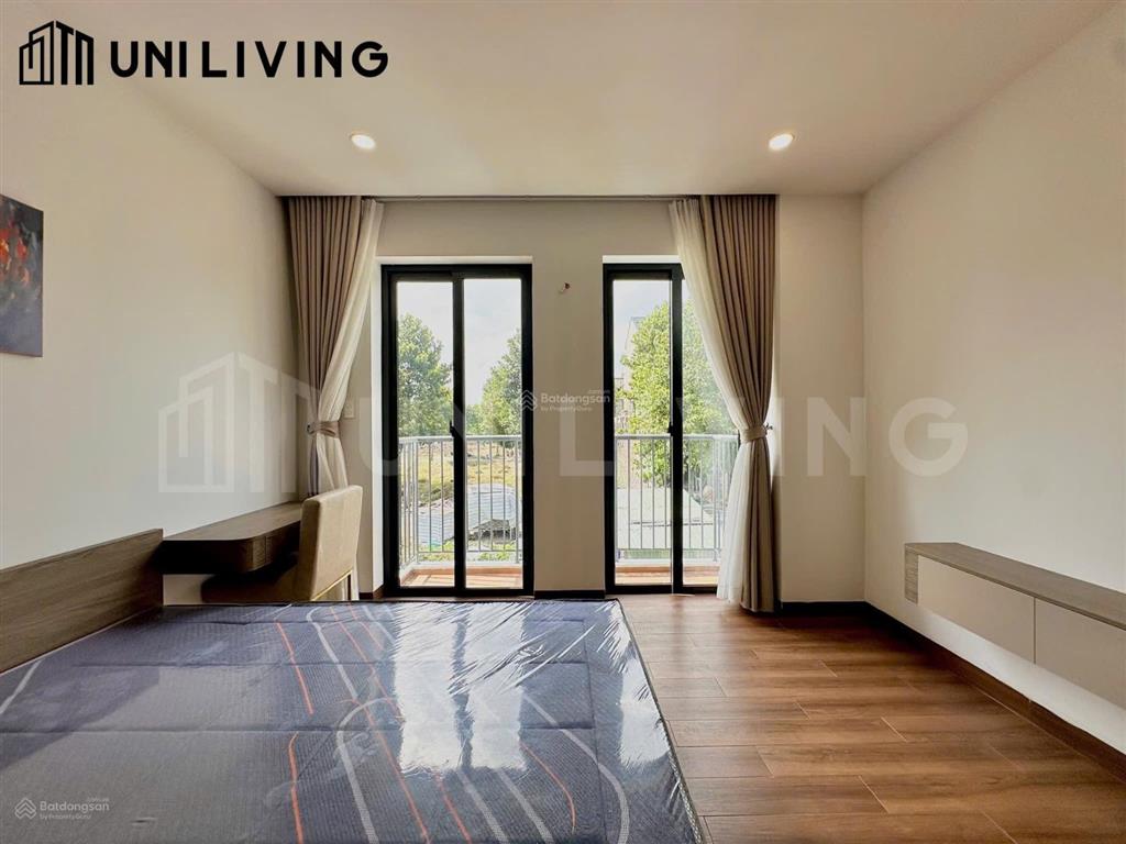 Căn hộ full nội thất  ban công riêng sát global city  lake view