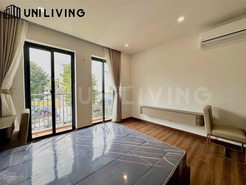 Căn hộ full nội thất  ban công riêng sát global city  lake view