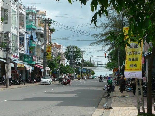 Bán nhà mặt phố nguyễn thị minh khai, 13 tỷ, 60m2. đoạn không rào chắn