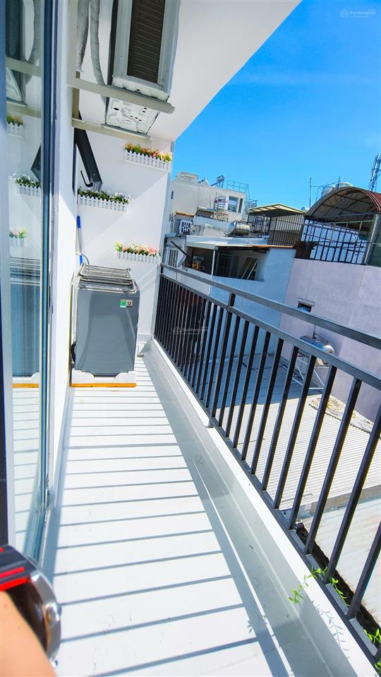 Cho thuê căn hộ 1pn 40m2 ban công full nội thất, có giặt riêng | thang máy, bờ kè trường sa q3