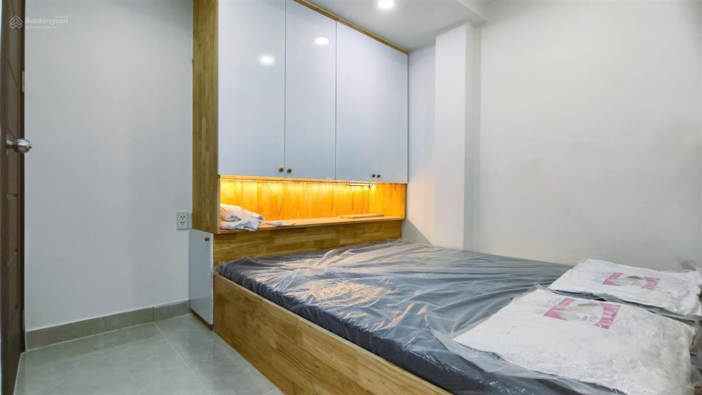 Cho thuê căn hộ 1pn 40m2 ban công full nội thất, có giặt riêng | thang máy, bờ kè trường sa q3