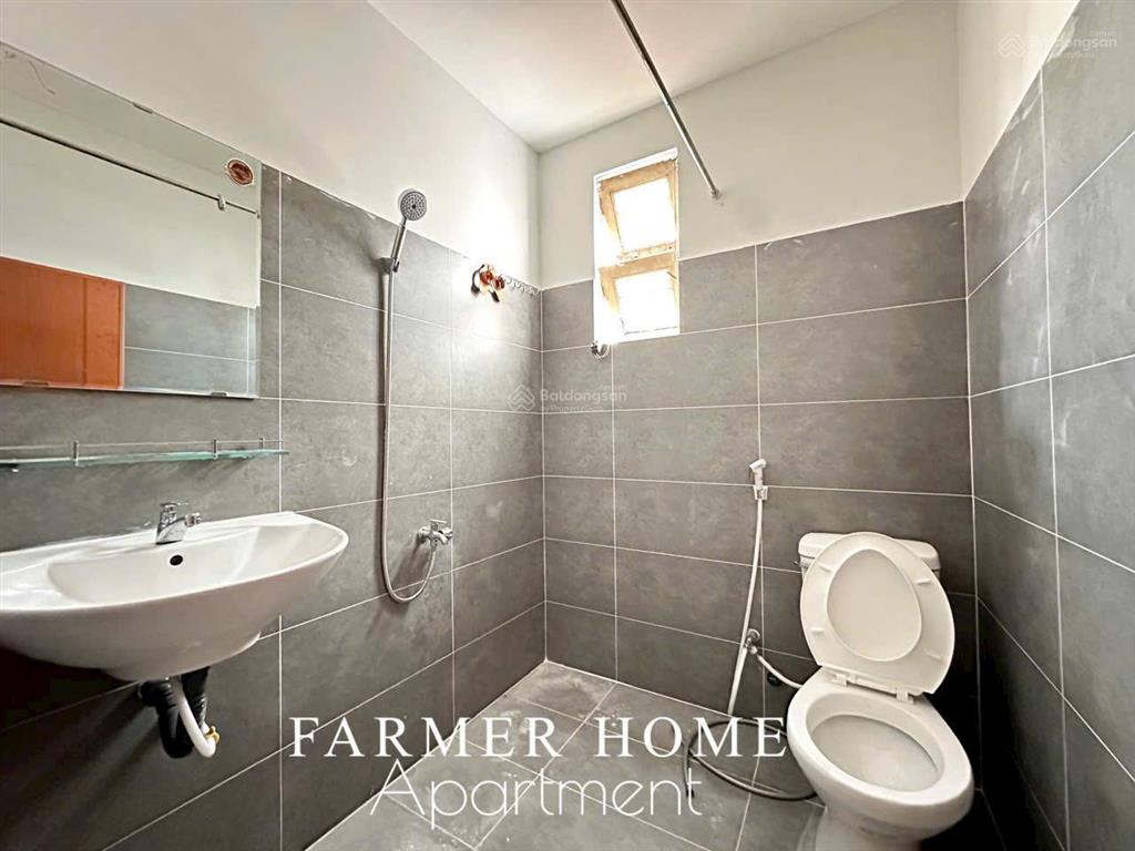 Cho thuê căn hộ 2pn 50m2 ban công full nội thất gần vòng xoay dân chủ quận 3