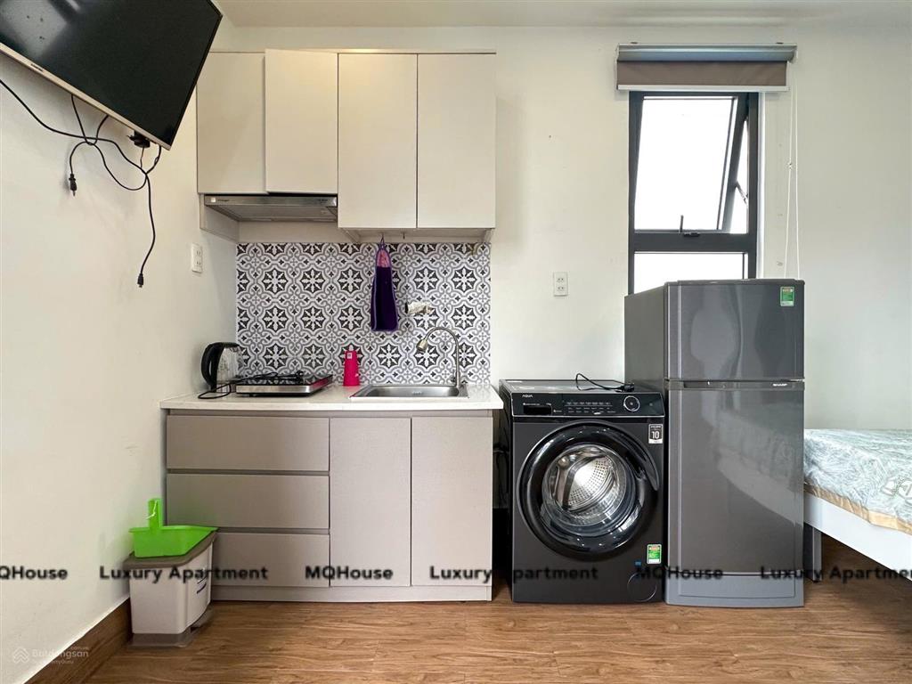 Cho thuê căn hộ studio 30m2 ban công full nội thất, có giặt riêng | thang máy gần nhà hát quận 1