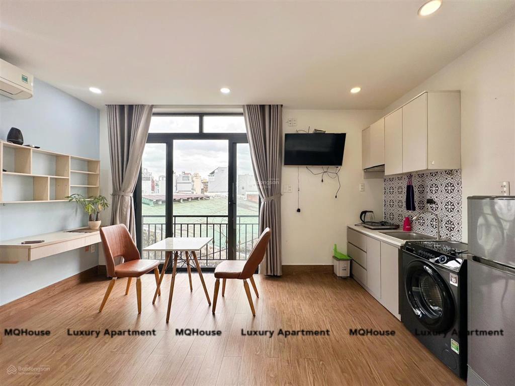 Cho thuê căn hộ studio 30m2 ban công full nội thất, có giặt riêng | thang máy gần nhà hát quận 1