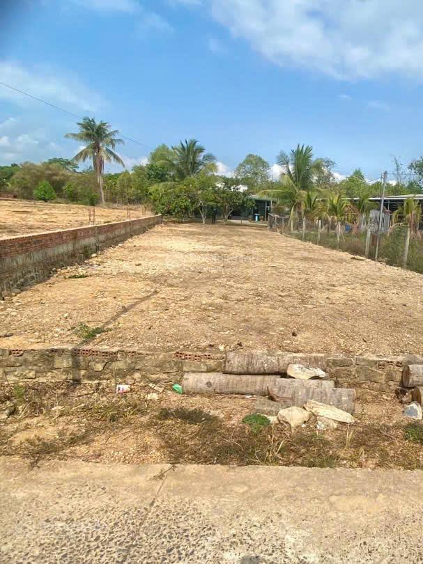 Chính chủ cần bán đất sát quốc lộ 20  khu dân cư 1 ấp phú ngọc 4, xã định quán. tỉnh đồng nai