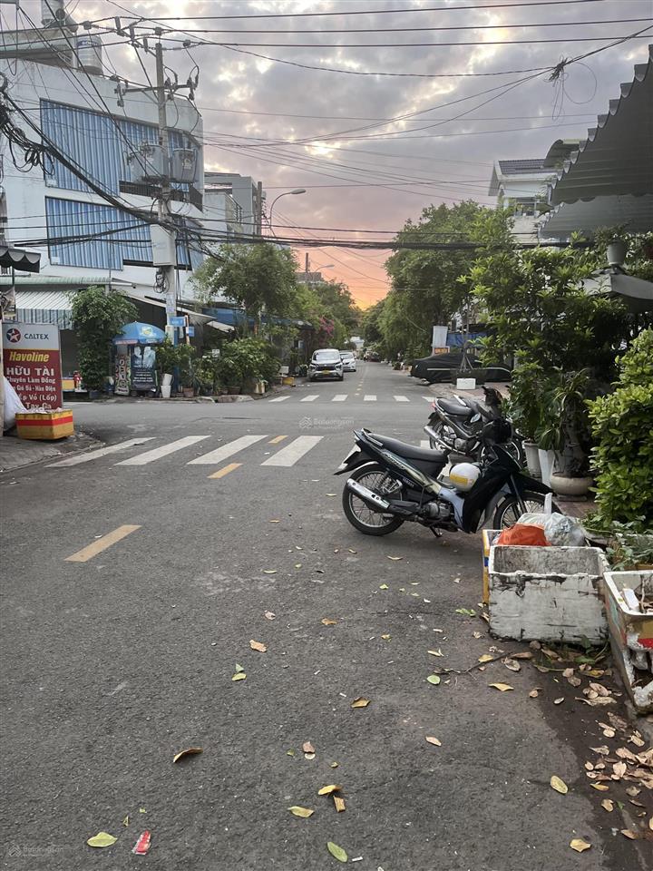Cần bán nhà đường 13 phước bình