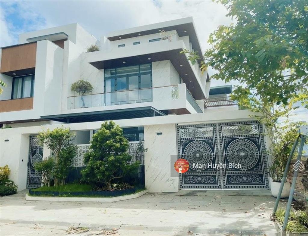 Bán gấp căn villa euro village 2 hoà xuân, đà nẵng, 3 tầng, sổ đỏ chính chủ, hồ bơi, full nội thất.