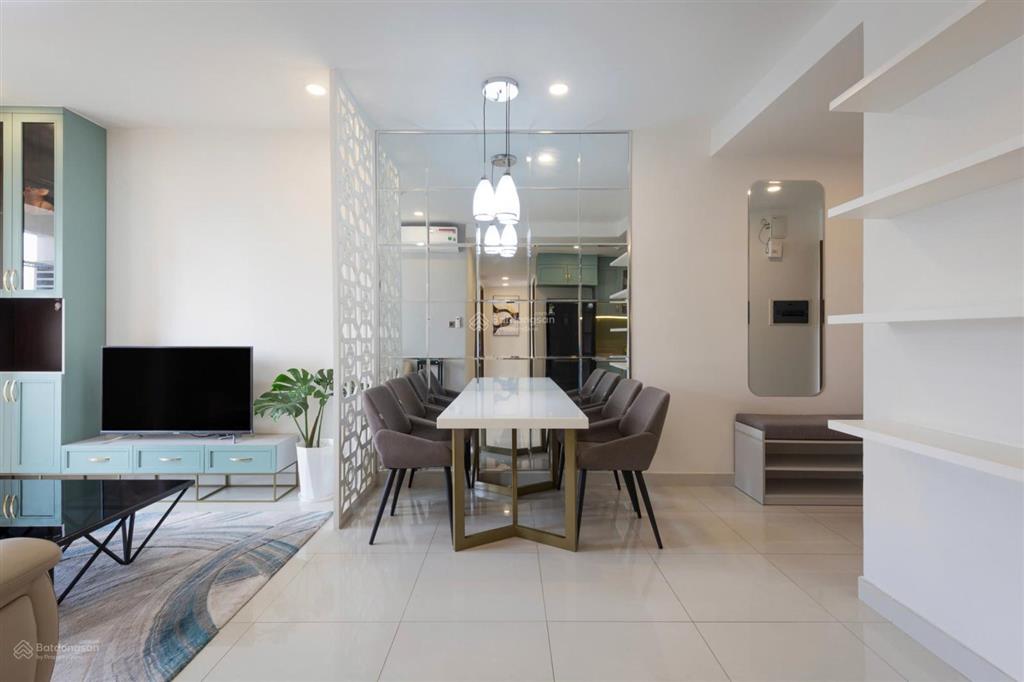 Bán căn hộ saigon royal 60 m2  2 pn  6.850 tỷ