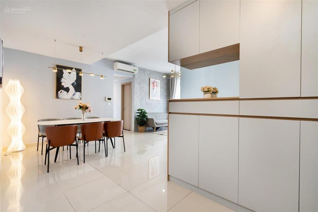 Bán căn hộ rivergate 56m2  2 pn  6.8 tỷ  view sông