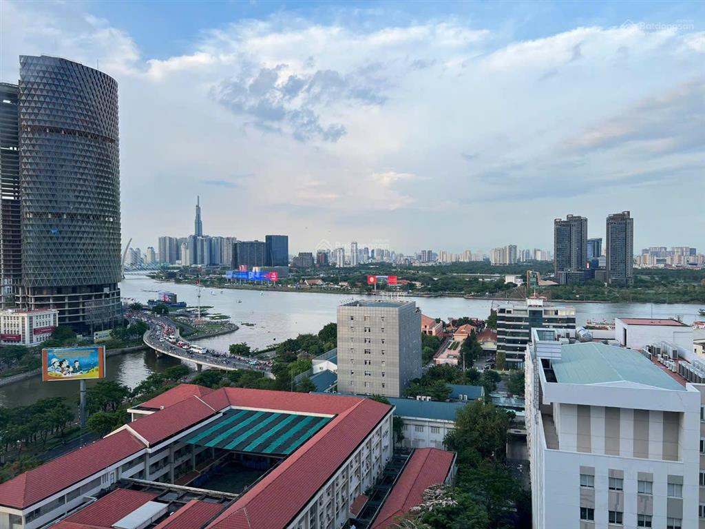 Cho thuê căn góc saigon royal quận 4 view bitexco sông sài gòn 57m2 2pn 22 tr/th trống sẵn