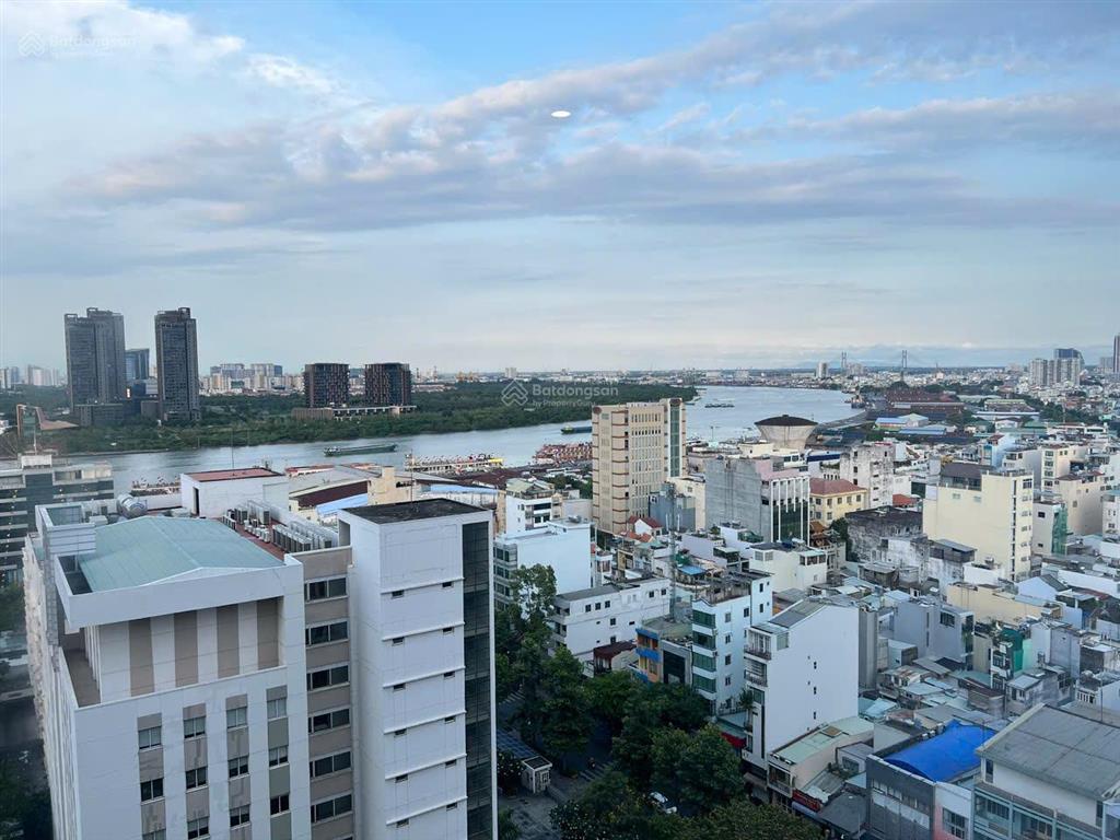 Cho thuê căn góc saigon royal quận 4 view bitexco sông sài gòn 57m2 2pn 22 tr/th trống sẵn