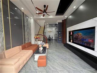 Bán nhà 3 tầng mặt tiền đường 5m5 vỉa hè 3m sơn trà  vị trí gần chợ nại hiên đông, để lại hết